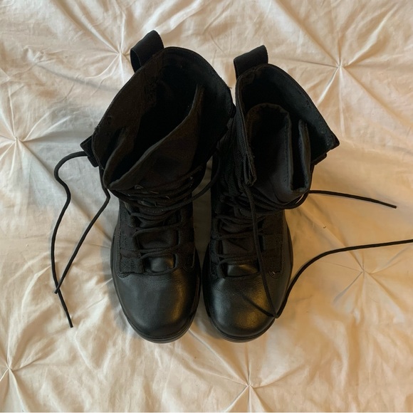 Nike SFB Gen 2 8” Tactical Boot Sneakers - Picture 7 of 16